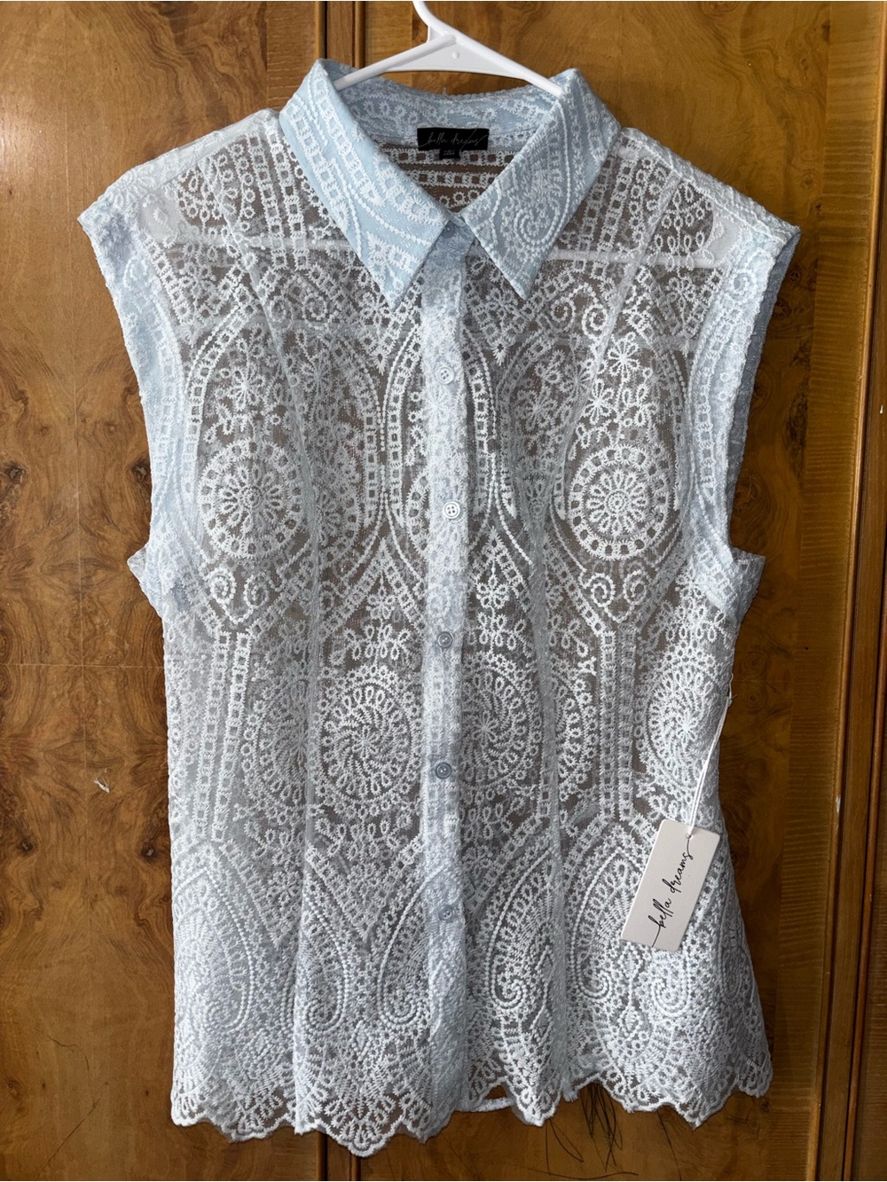 Light Blue Sleeveless Lace Button-Front Top with floral pattern size Large